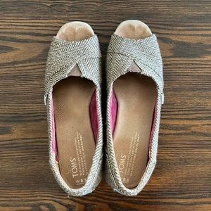 Tom’s fall wedges.